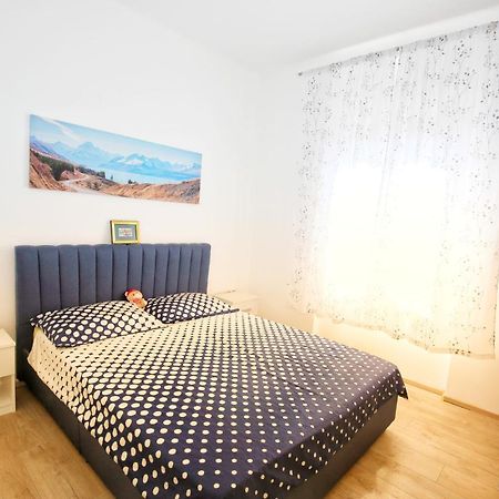 Family Apartment Rijeka Bagian luar foto