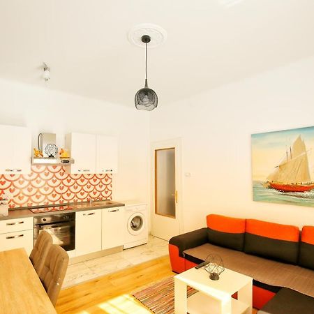 Family Apartment Rijeka Bagian luar foto